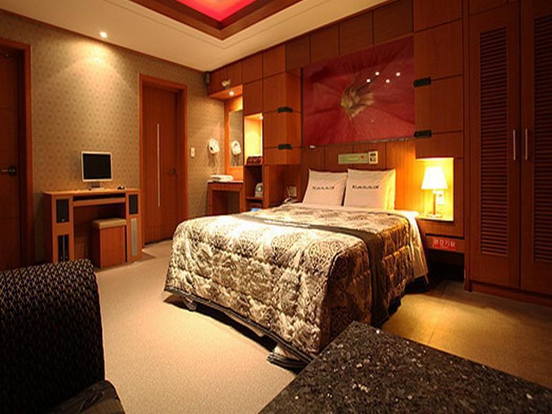 Rampart Hotel Suwon Exterior foto